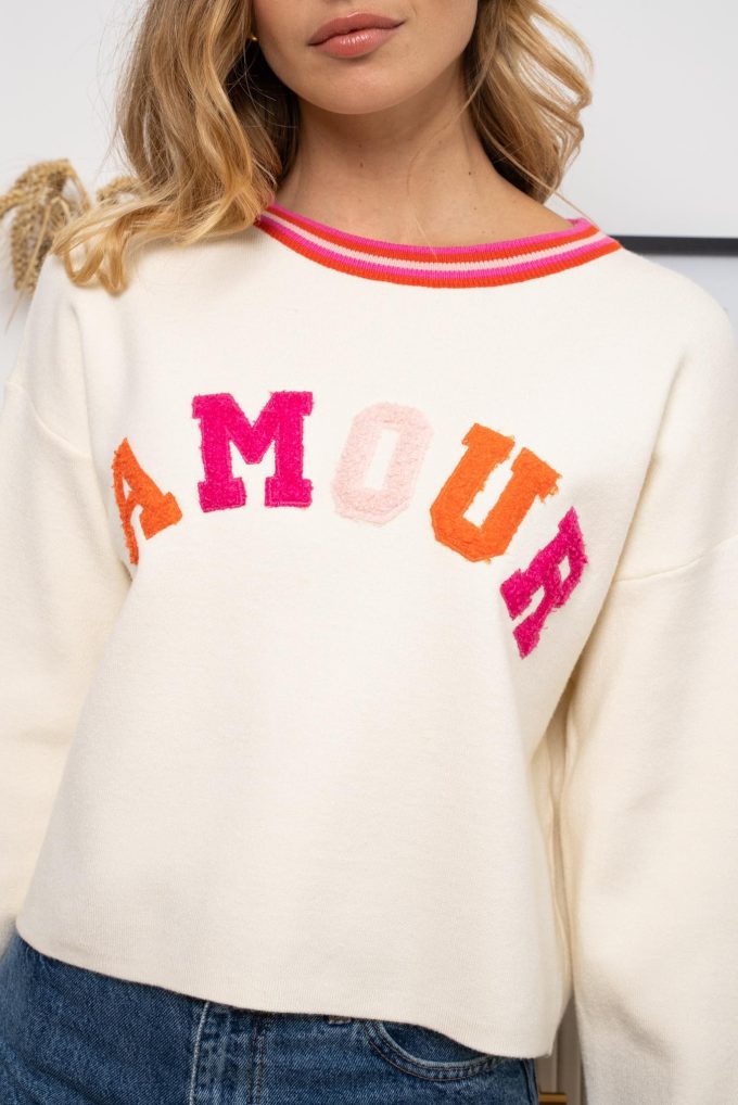 Sweater color 'AMOUR'.