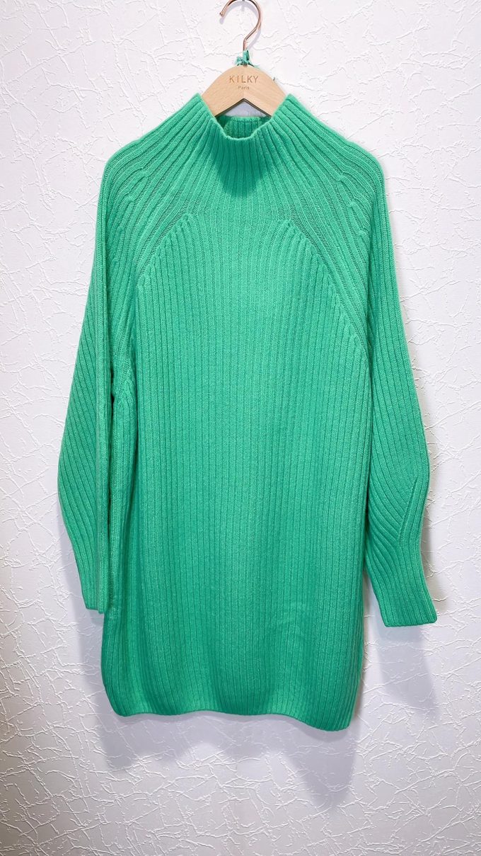 Sweater dresses/color.