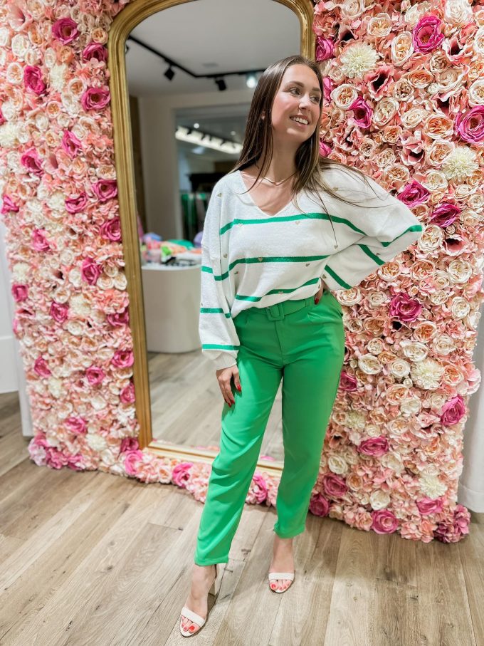 Broek met riem.