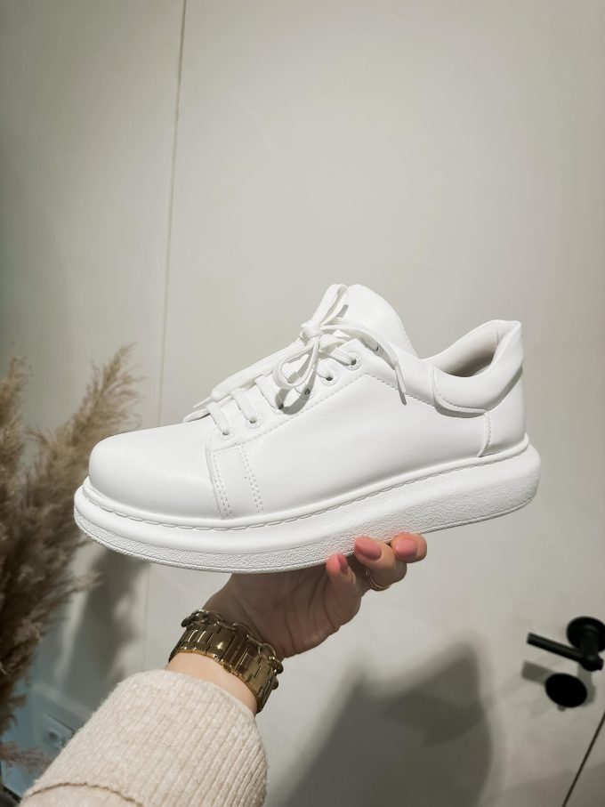 Sneaker white.