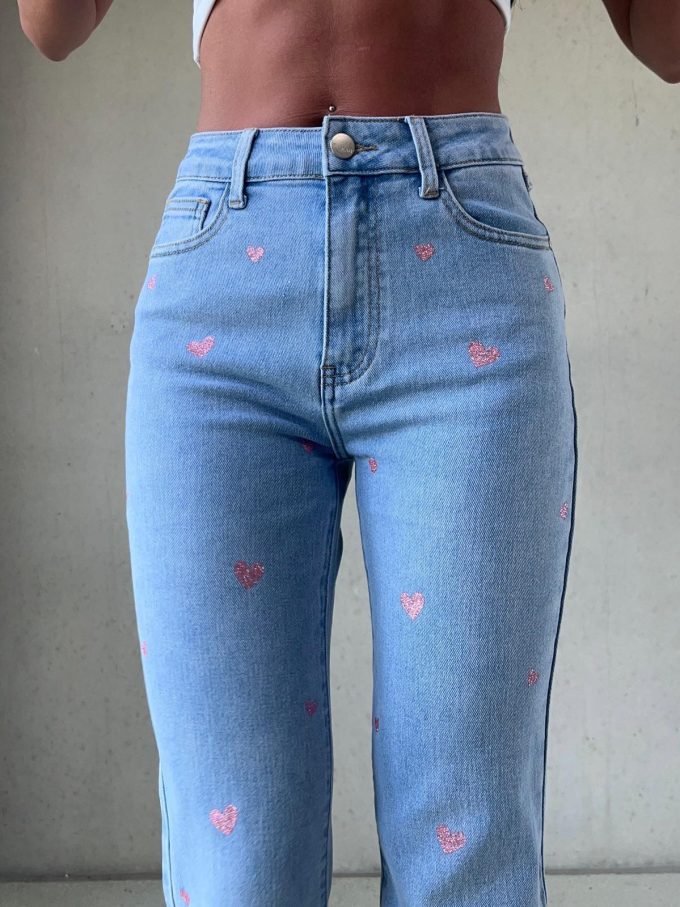 Mom jeans hearts pink.