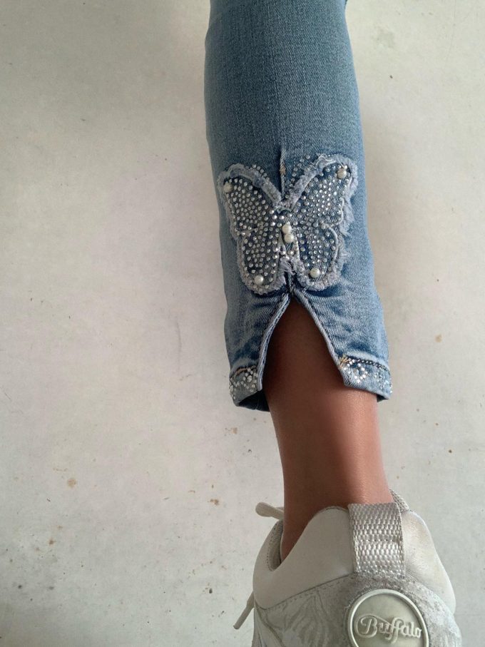 Skinny jeans butterfly.
