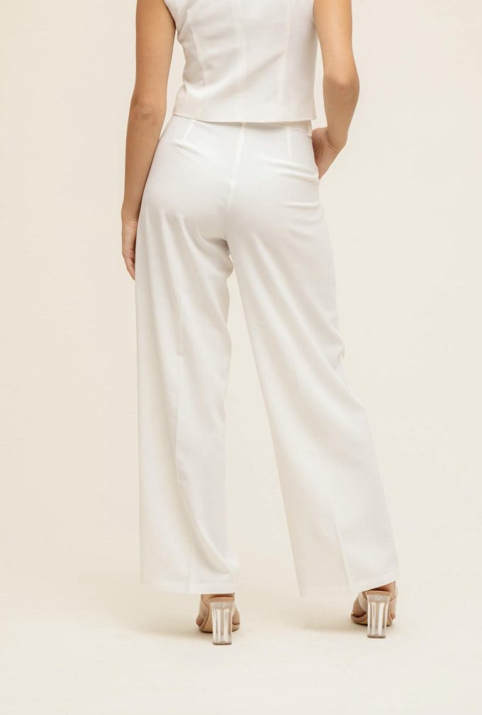 Othilia pants white.