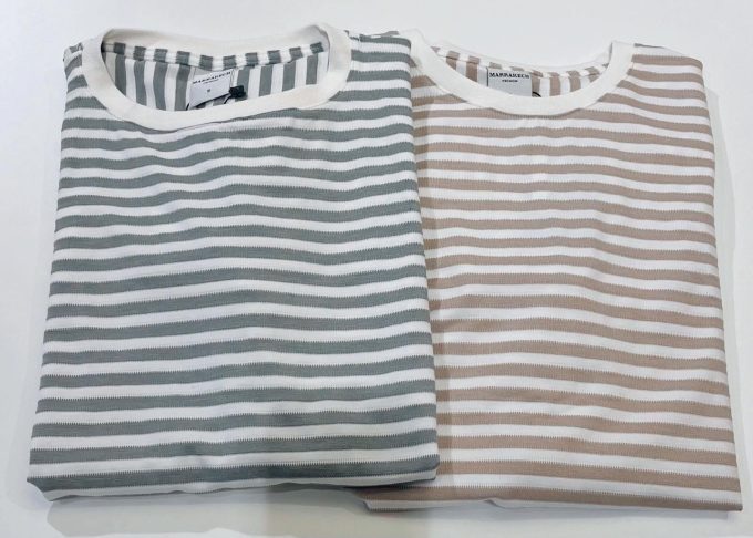 T-shirt striped.