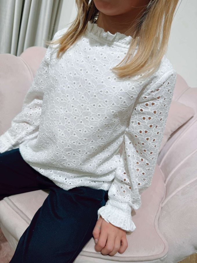 Broderie blouse kids.