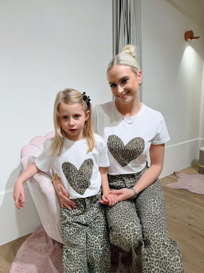 T-shirt leopard heart kids.