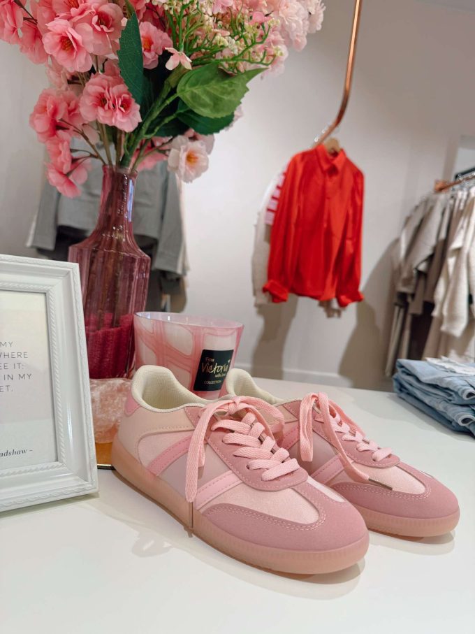 Pink sneaker.