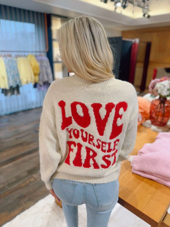 Sweater LOVE YOURSELF FIRST.