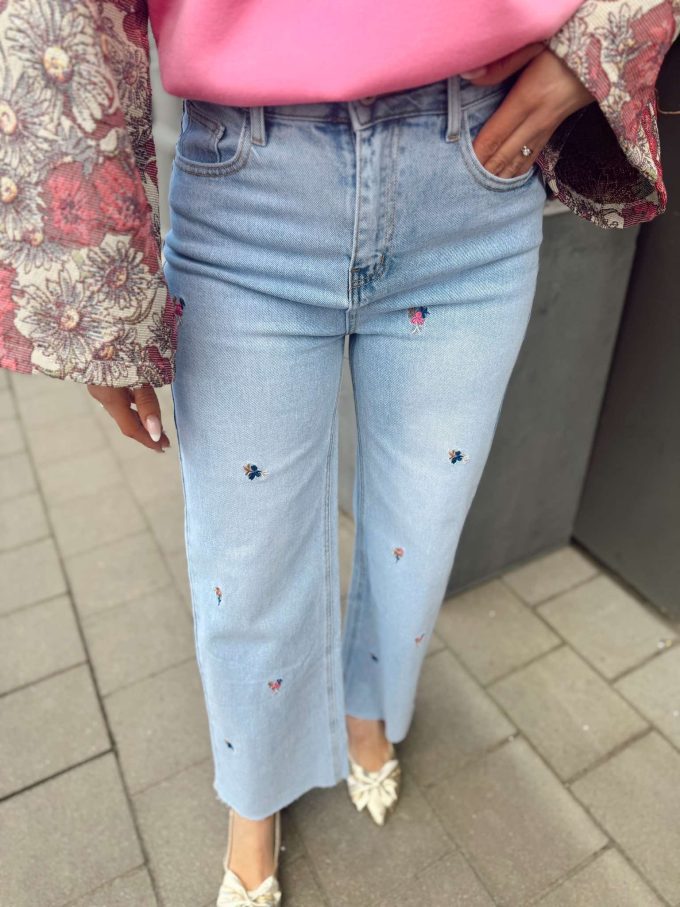 Pantalon jean bloemetjes.