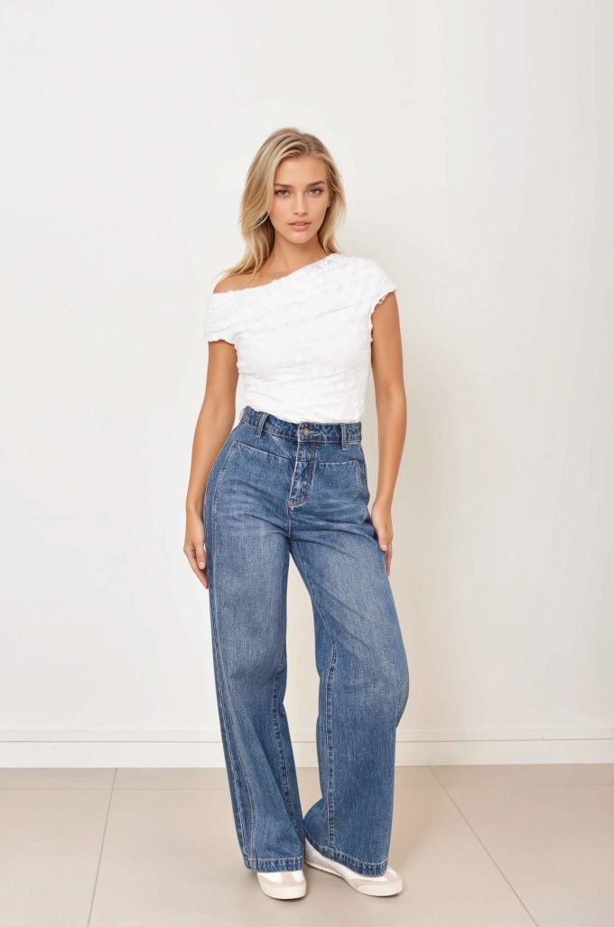 Wide leg dark jeans.