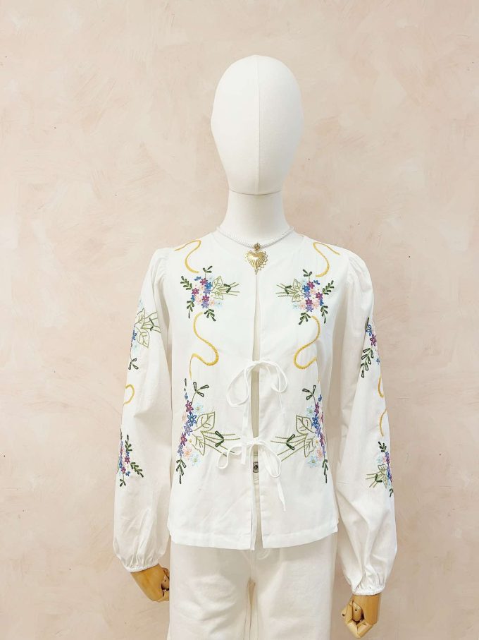 Blouse/Jacket à nouer brodée.