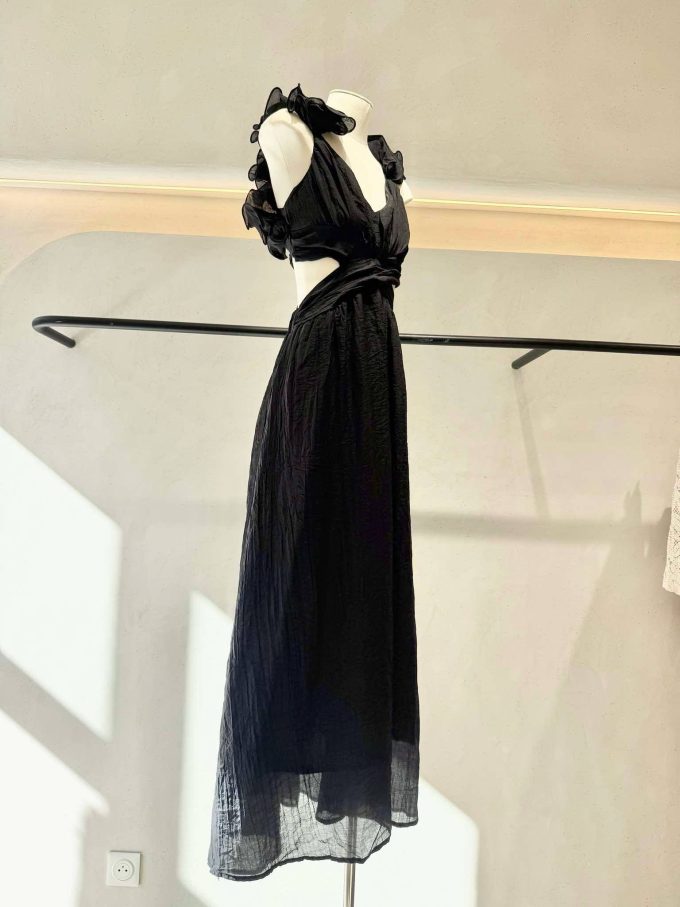 Dress flower back.