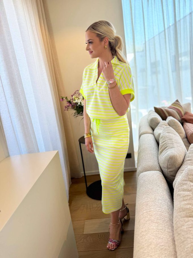 Striped fluo skirt.