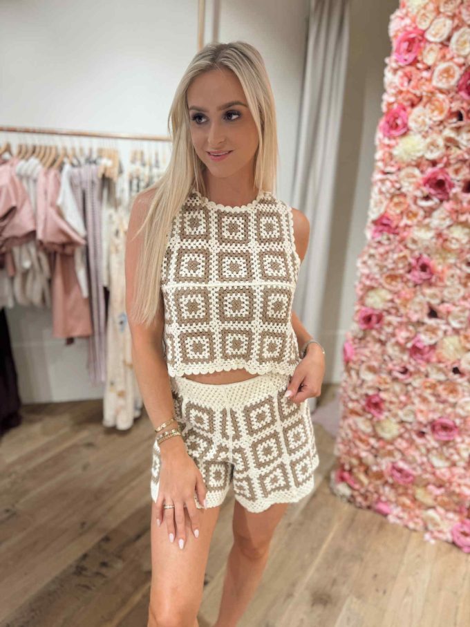 Crochet set top & short.