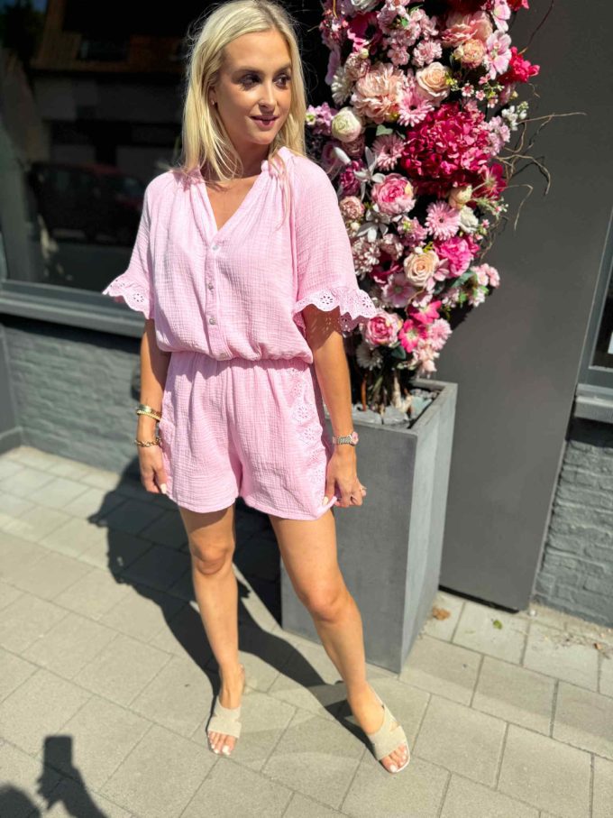 Playsuit pink broderie.