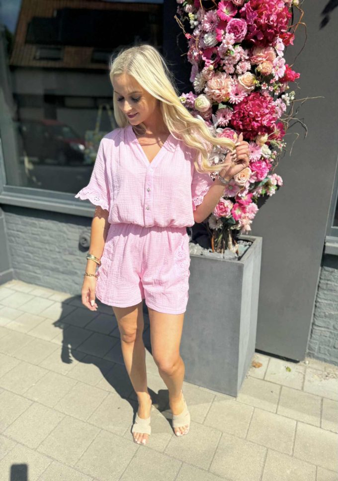 Playsuit pink broderie.