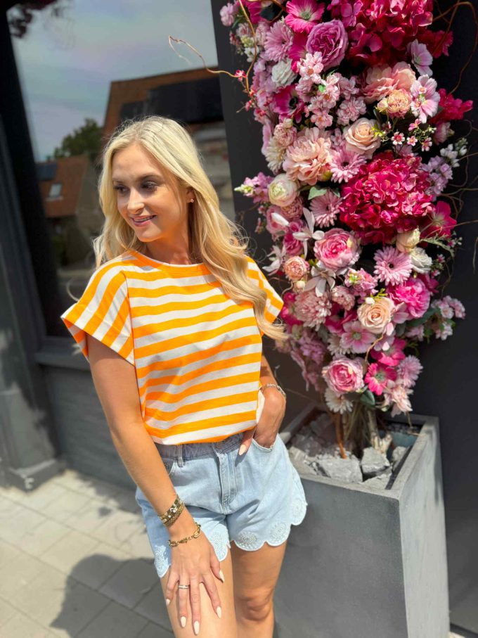 Striped fluo t-shirts.