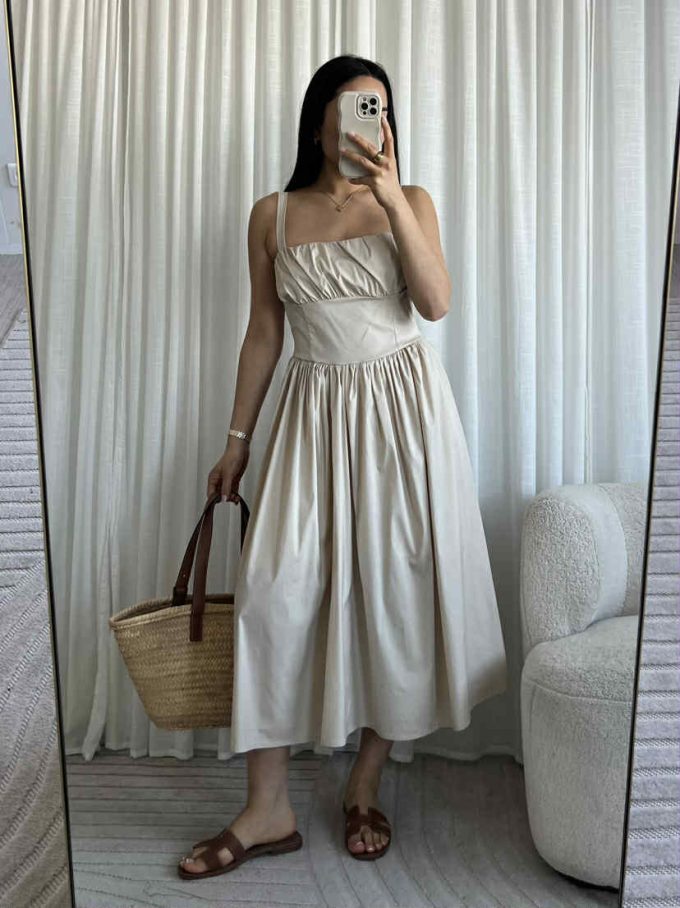 Midi poplin dress.