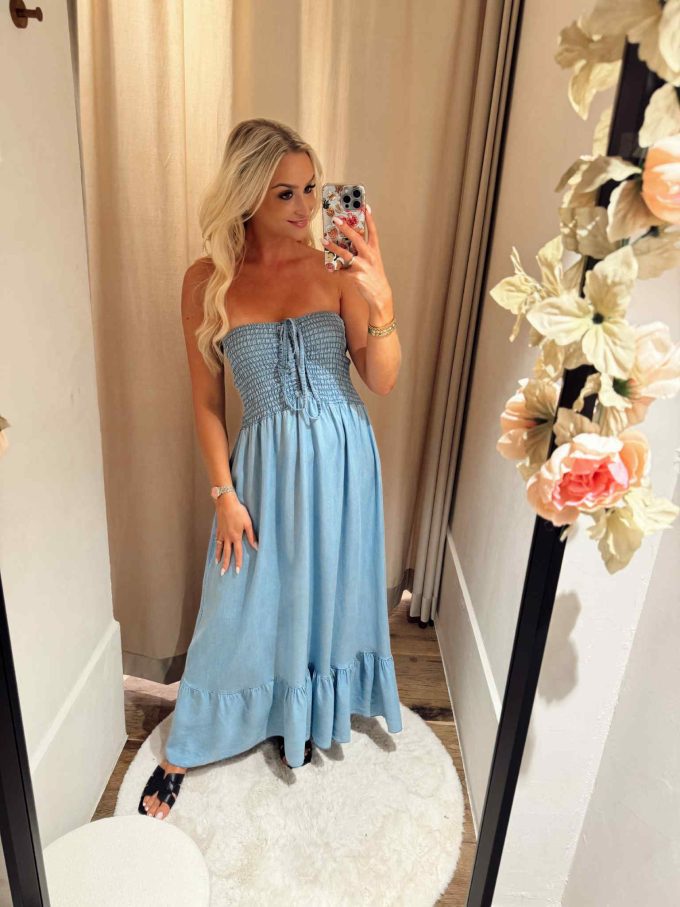 Robe busté jean.