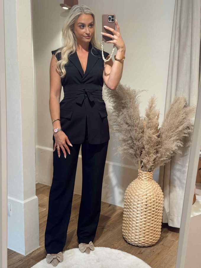 Gilet with belt.