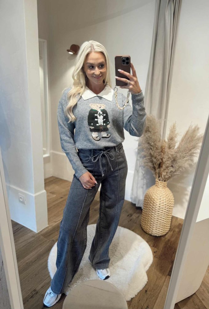 Grey jeans straight.