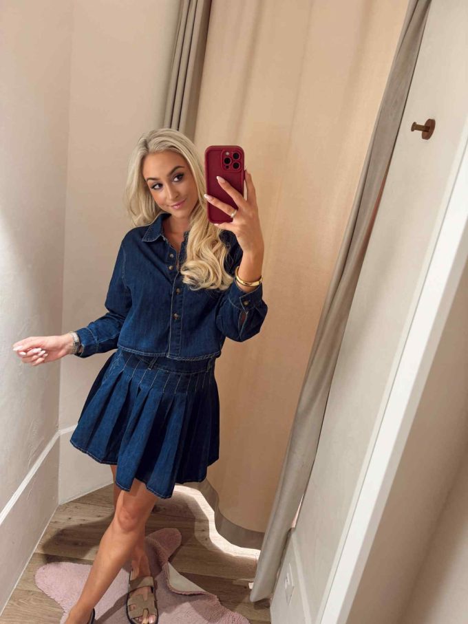 Jeans skirt.