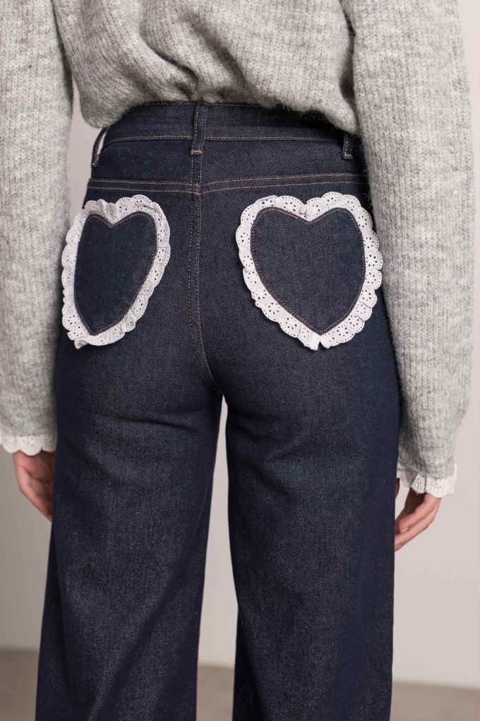 Jeans white hearts.