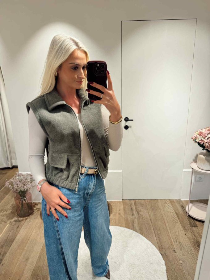 Gilet zip.