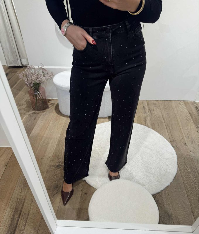 Straight jeans diamantjes zwart.