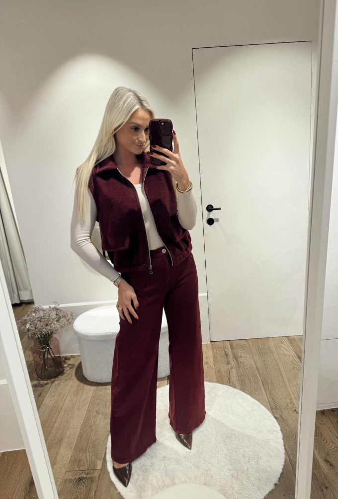 Wide leg bordeaux.