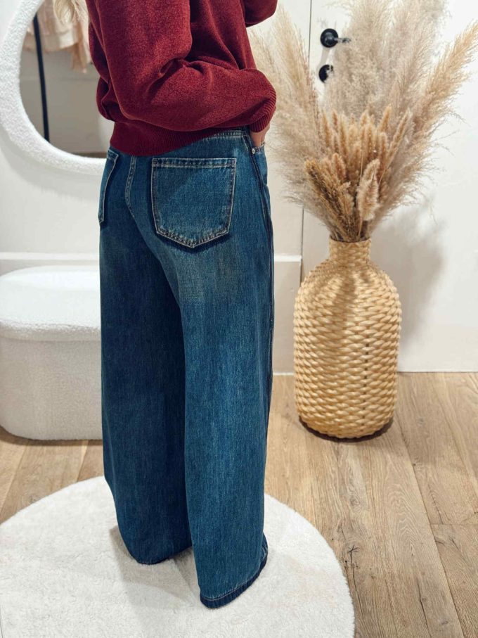 Pantalon jeans detail.