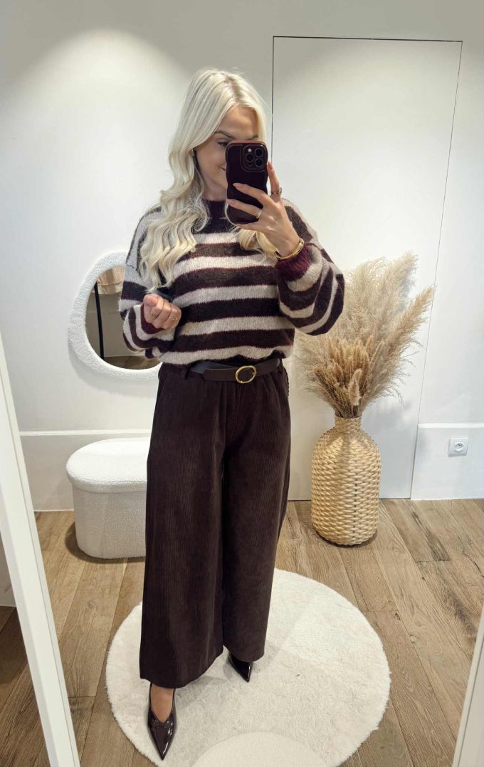 Pantalon velours + ceinture.