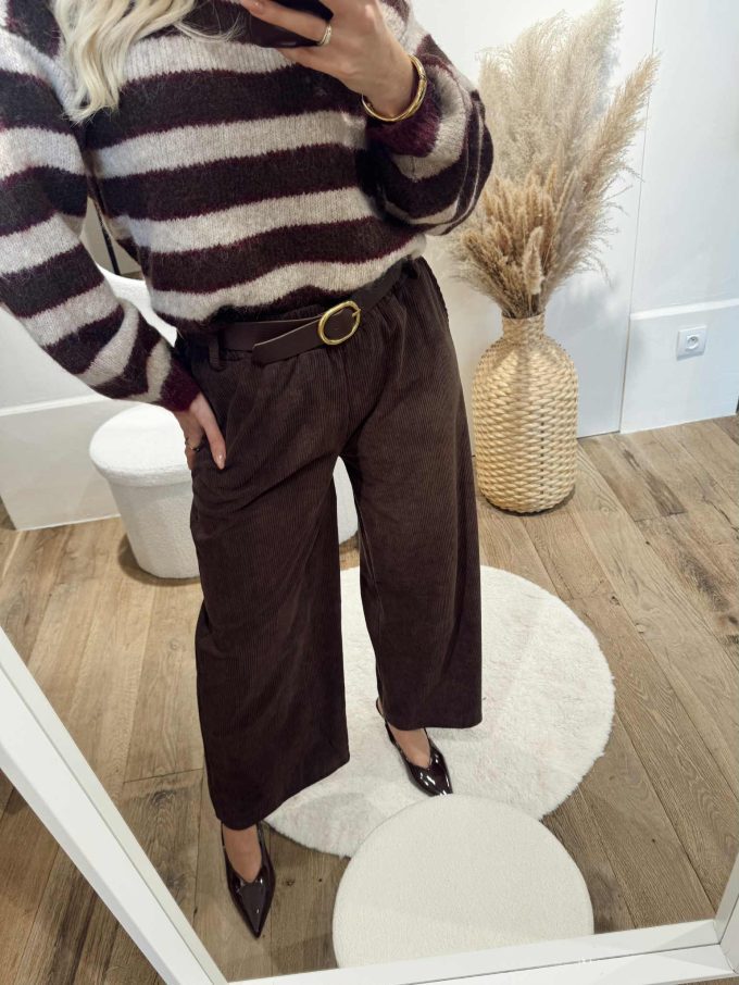 Pantalon velours + ceinture.