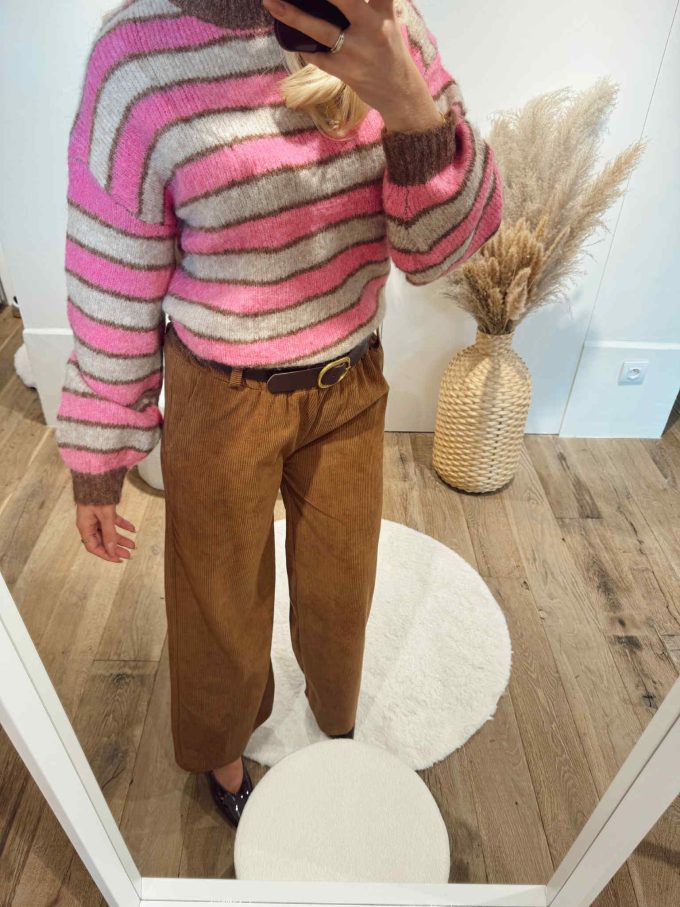 Pantalon velours + ceinture.