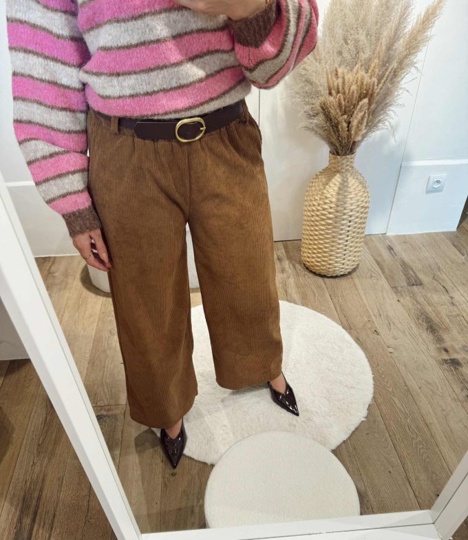 Pantalon velours + ceinture.