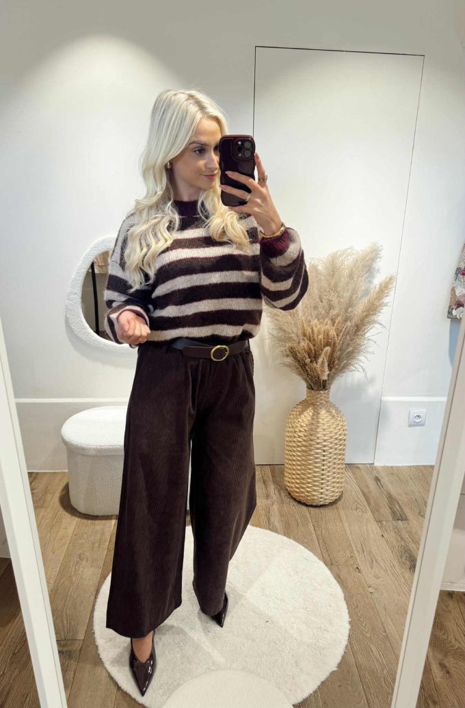 Pantalon velours + ceinture.