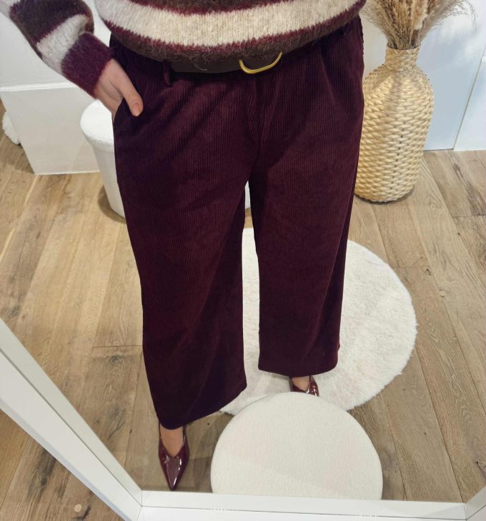 Pantalon velours + ceinture.